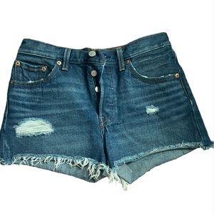 Levi’s dark blue cut off shorts